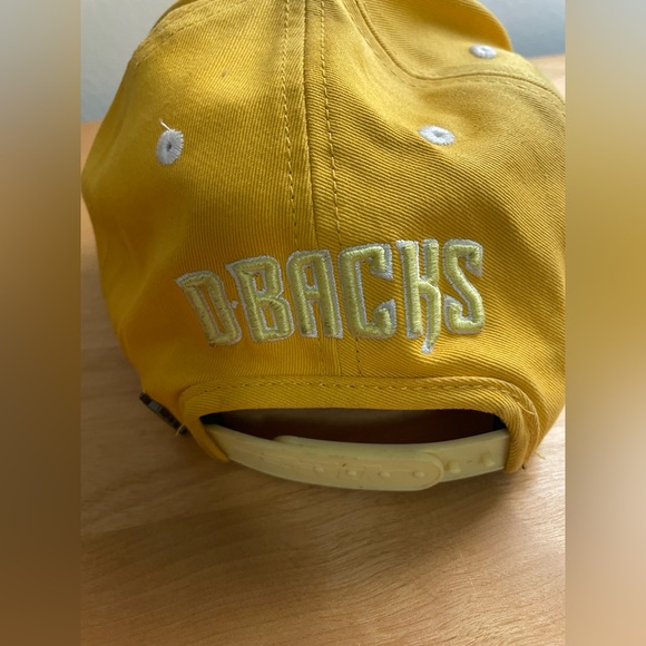 2001 World Series Razor back cap - Picture 5 of 9